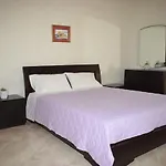 Mary\'S Apartments Close To The Sea